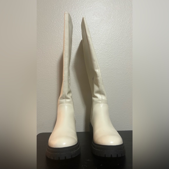 Barely used Just fab Bone color tall black rubber bottom boots- size 8 - Picture 4 of 16